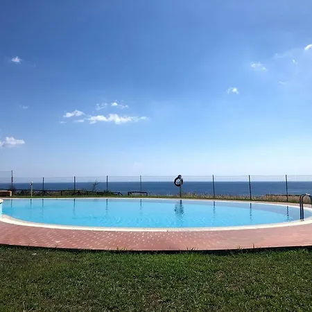 House 28 - On The Beach *